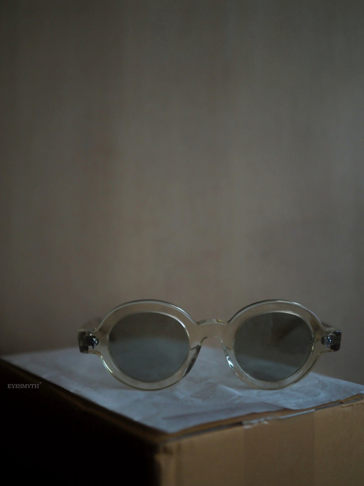 Modoroto Moderato – EYESMYTH